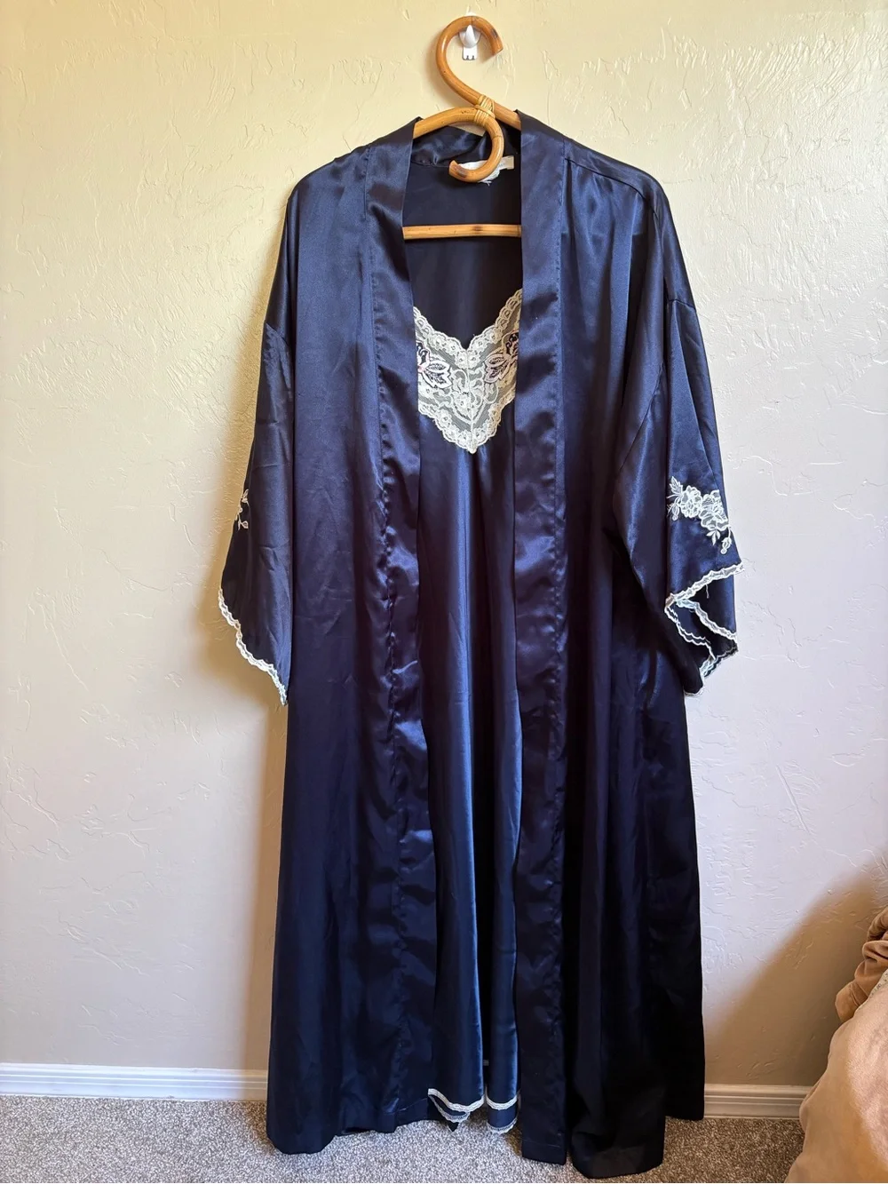 Vintage Satin & Lace Slip Night Gown / Matching Robe Navy Blue Size Medium - Picture 8 of 8